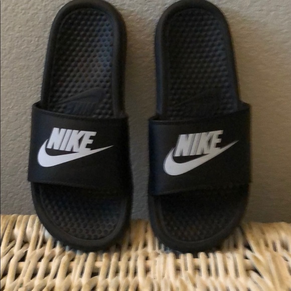 nike soccer sandals
